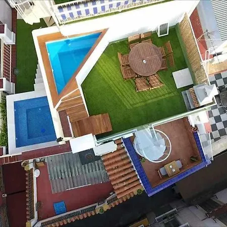 Holiday home Casa Con Piscina Junto Catedral De Seville